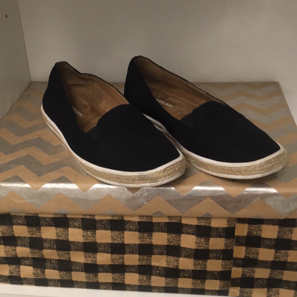 Aerosols fun house black fabric flats